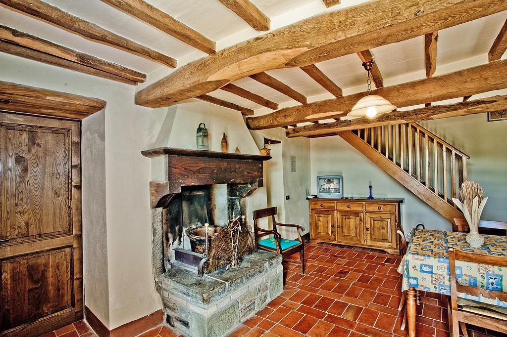 Agriturismo Terra Di Michelangelo Caprese Michelangelo Luaran gambar
