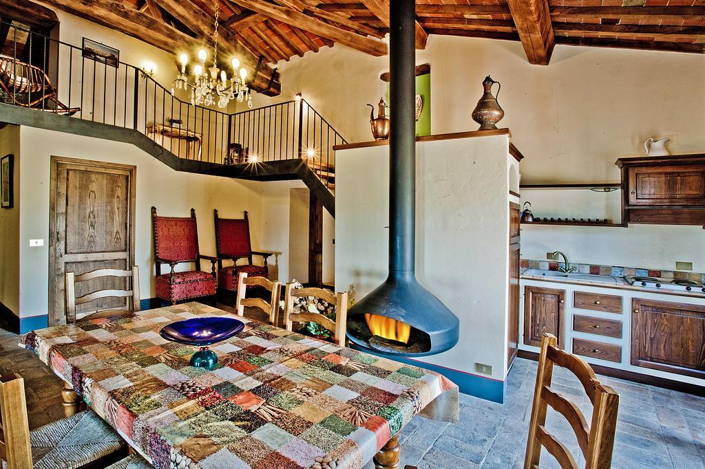 Agriturismo Terra Di Michelangelo Caprese Michelangelo Luaran gambar