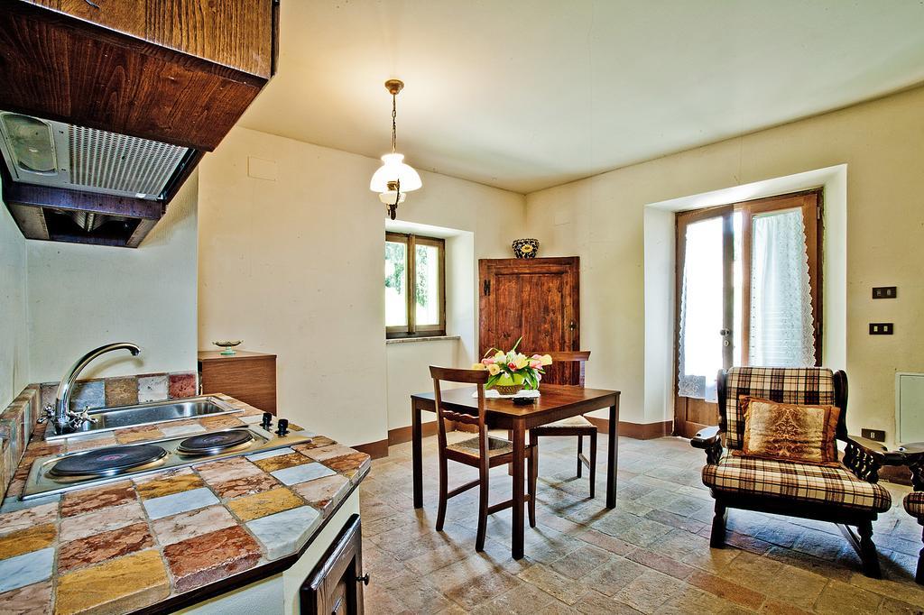Agriturismo Terra Di Michelangelo Caprese Michelangelo Luaran gambar