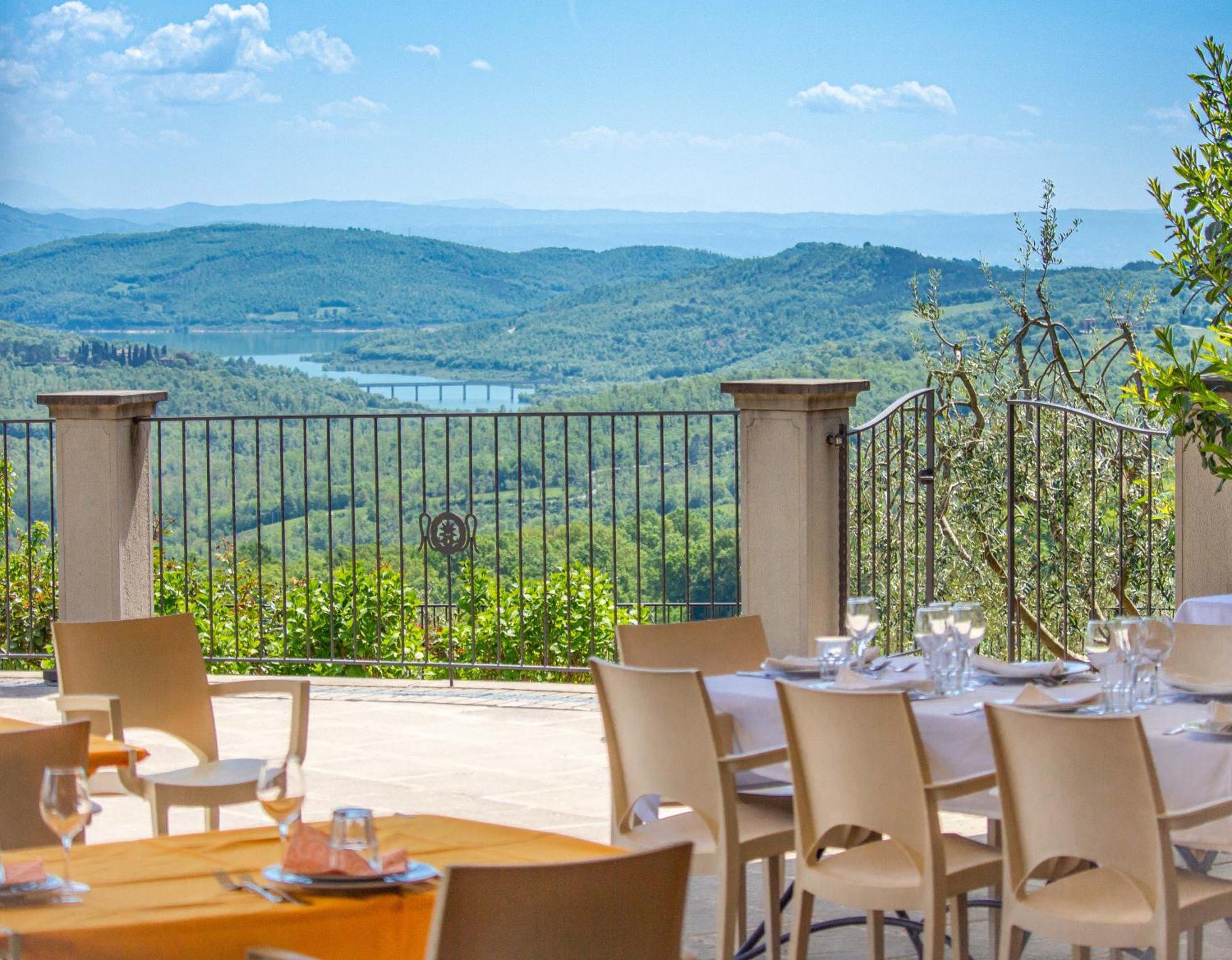 Agriturismo Terra Di Michelangelo Caprese Michelangelo Luaran gambar